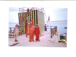 TAMIL MASTER - GURU -STPA- VARANASI -PHOTOS